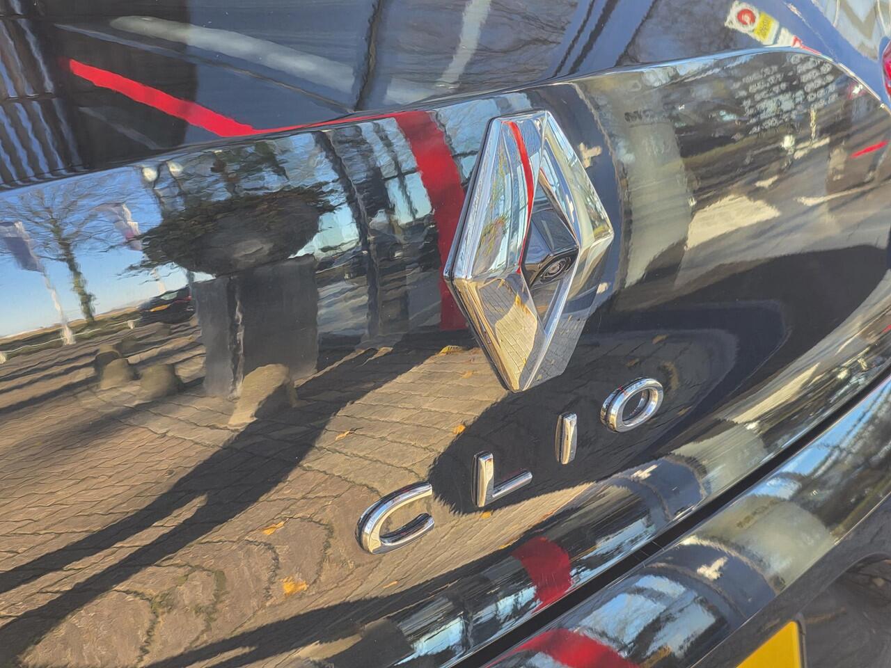 Renault CLIO 1.0 TCe 90 Evolution | Navigatie | Parkeersensoren + Camera | Cruise Control | Licht metalen velgen