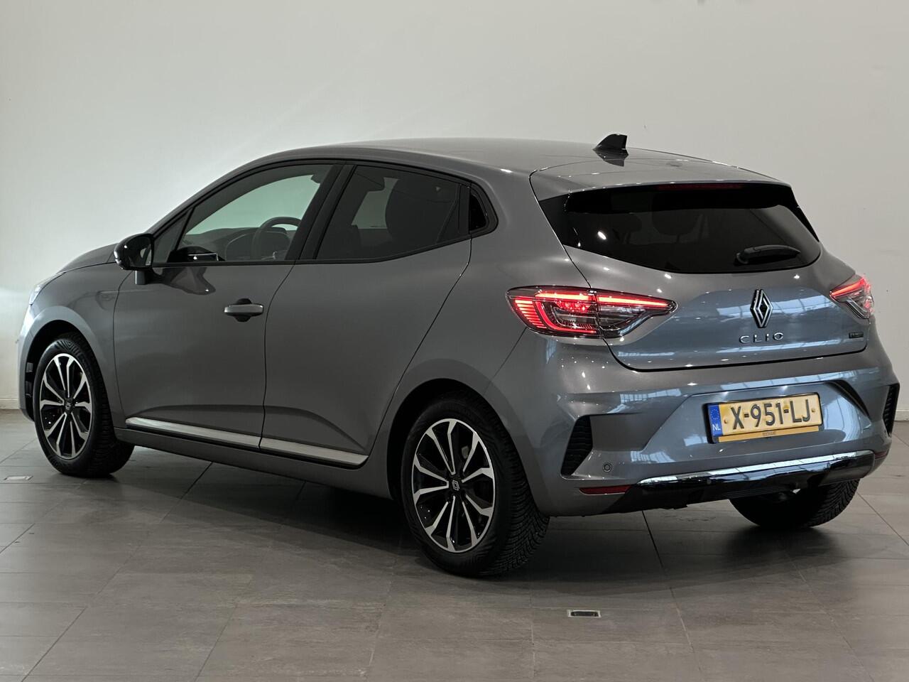 Renault CLIO 1.6 E-Tech Full Hybrid 145 Techno | Navigatie 9,3" | 360° camera | All season banden | Climate Control | Cruise Control | Apple Carplay/Android Auto