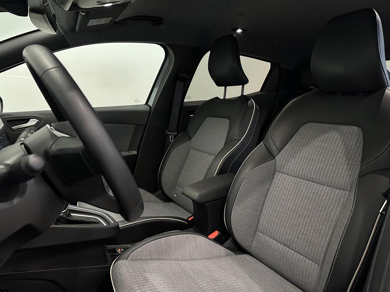 Renault CLIO 1.6 E-Tech Full Hybrid 145 Techno | Navigatie 9,3" | 360° camera | All season banden | Climate Control | Cruise Control | Apple Carplay/Android Auto