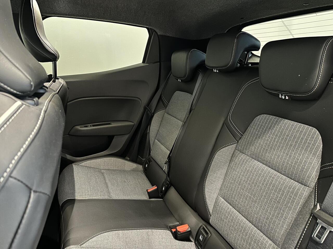 Renault CLIO 1.6 E-Tech Full Hybrid 145 Techno | Navigatie 9,3" | 360° camera | All season banden | Climate Control | Cruise Control | Apple Carplay/Android Auto