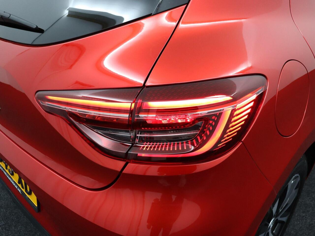 Renault CLIO 1.0 TCe 90 Techno / TREKHAAK / 1E EIGENAAR / NAVIGATIE /