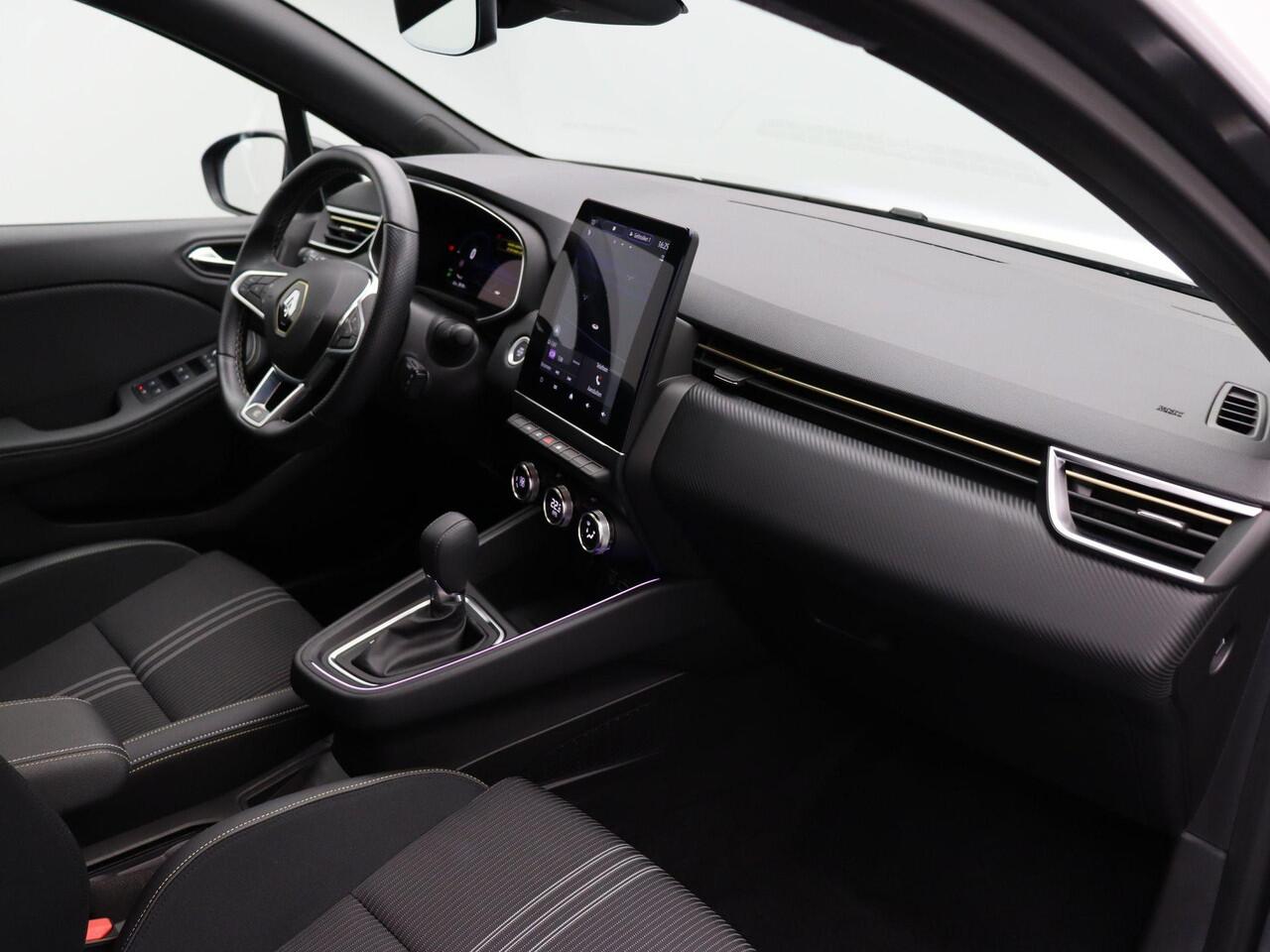 Renault CLIO E-Tech Hybrid 145pk E-Tech Engineered | 17" Lichtemetalen velgen | Climate Control | Parkeersensoren voor en achter | Dodehoek detectie | Achteruitrijcamera |