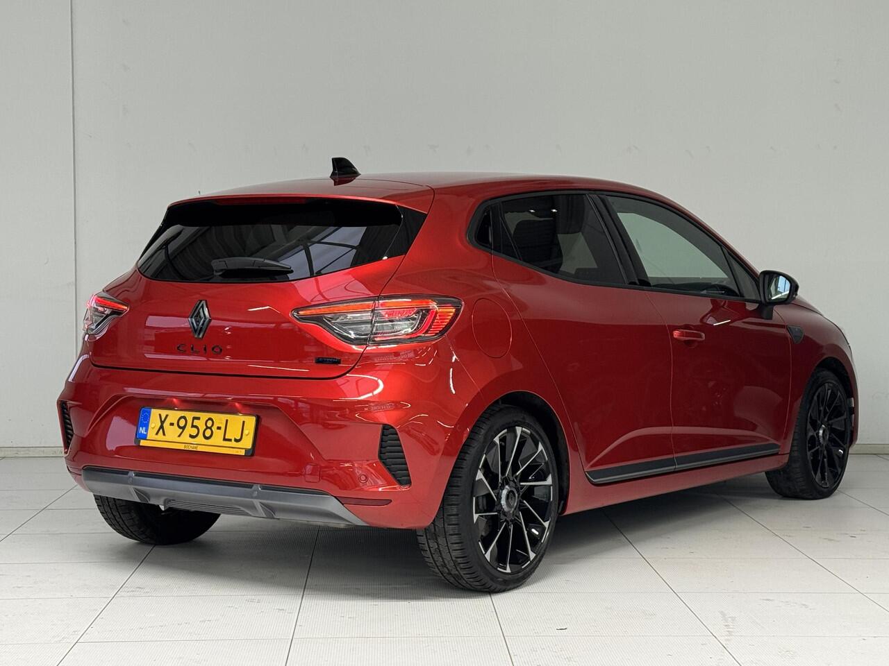 Renault CLIO 1.6 E-Tech Full Hybrid 145 Esprit Alpine | Navigatie | 360° Camera | Cruise control adaptief | All-Season Banden |