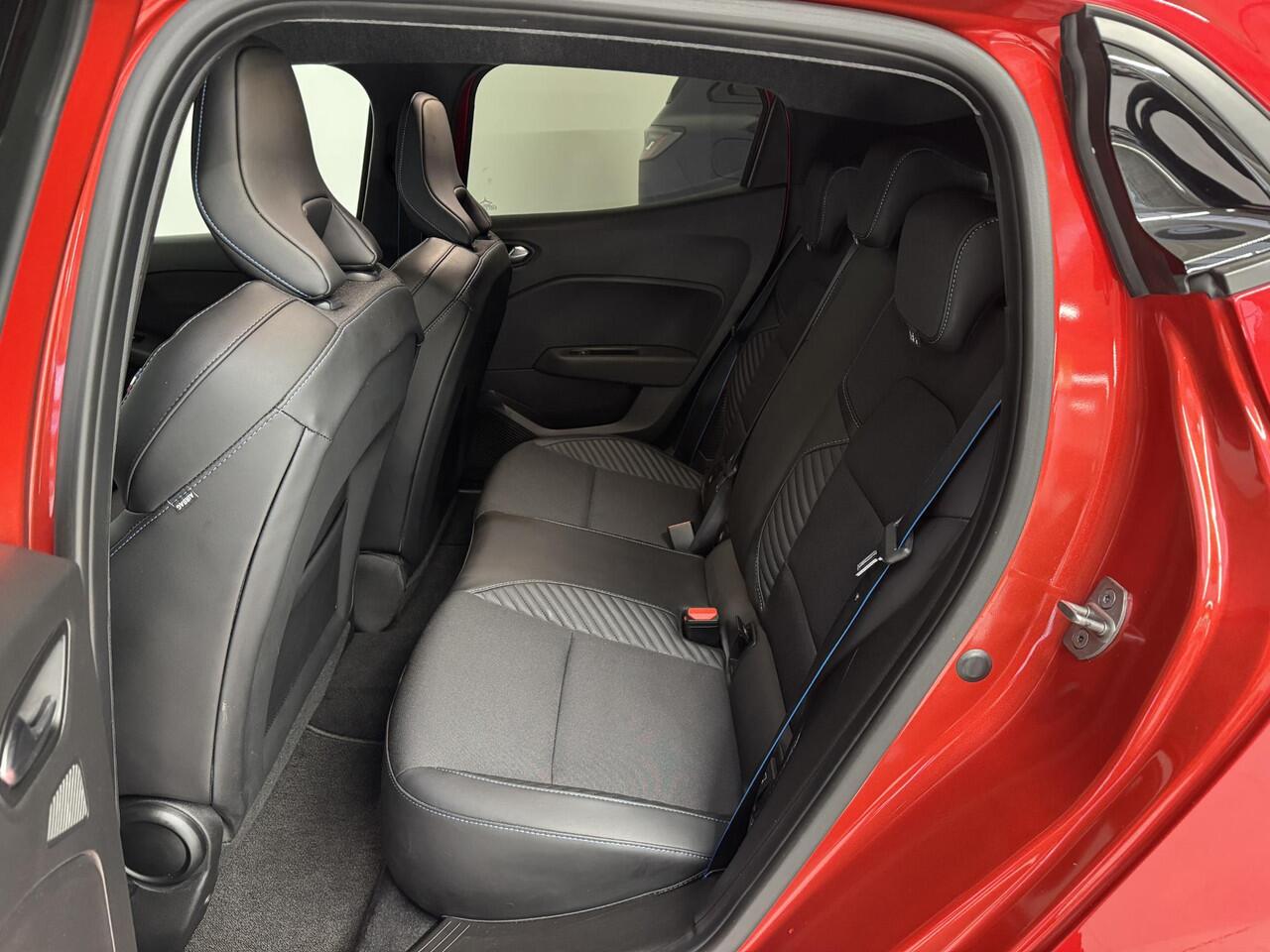 Renault CLIO 1.6 E-Tech Full Hybrid 145 Esprit Alpine | Navigatie | 360° Camera | Cruise control adaptief | All-Season Banden |