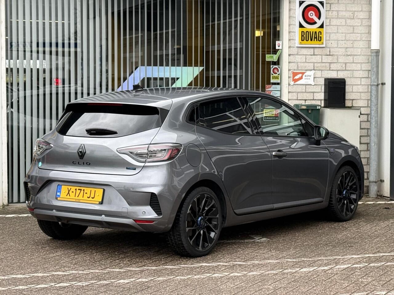 Renault CLIO 1.6 E-Tech Full Hybrid 145 esprit Alpine | NAP | Cruis Control adaptief | 360 graden camera | Navigatie | Climate Control | DAB |