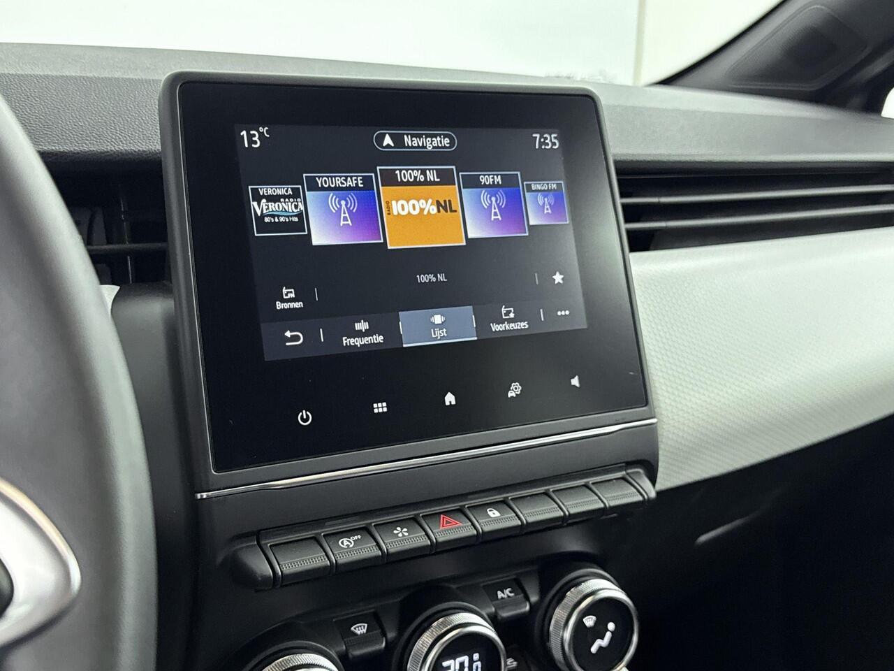 Renault CLIO 1.0 TCe Techno 90PK | Navigatie | Achteruitrijcamera | Dodehoekdetectie | Half-Lederen Bekleding | Apple CarPlay & Android Auto