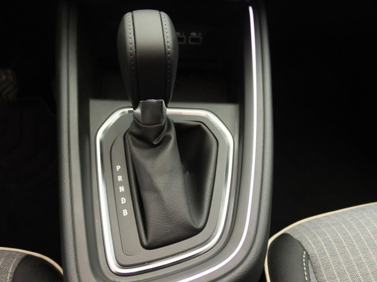 Renault CLIO 1.6 E-Tech Full Hybrid Techno 145PK | Navigatie | Achteruitrijcamera | Climate Control | Apple Carplay & Android Auto | Lichtmetalen velgen 16"