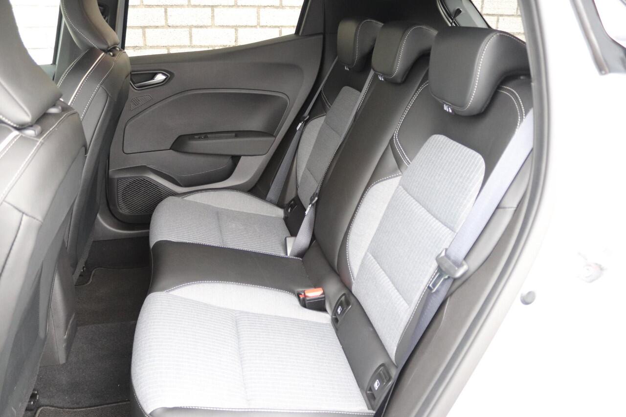 Renault CLIO 1.0 TCe 90 GPF Techno | Achteruitrijcamera | Apple CarPlay / Android Auto | Navigatie | Lichtmetalen velgen 17"