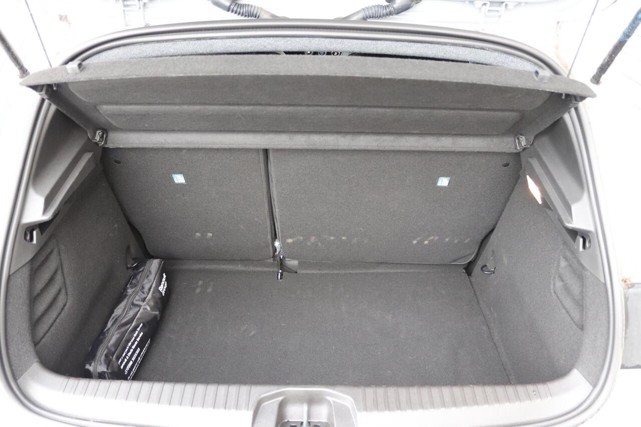 Renault CLIO 1.0 TCe 90 GPF Techno | Achteruitrijcamera | Apple CarPlay / Android Auto | Navigatie | Lichtmetalen velgen 17"