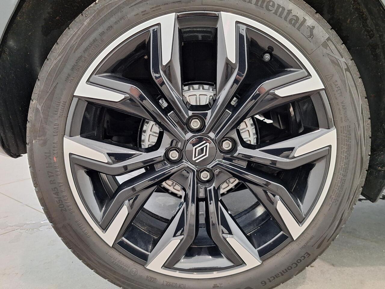 Renault CLIO 1.0 TCe 90 Techno | Navigatie 9,3" | Climate Control | Cruise Control | Draadloze telefoonlader | Lichtmetalen velgen 17" | Parkeersensoren achter en achteruitrijcamera