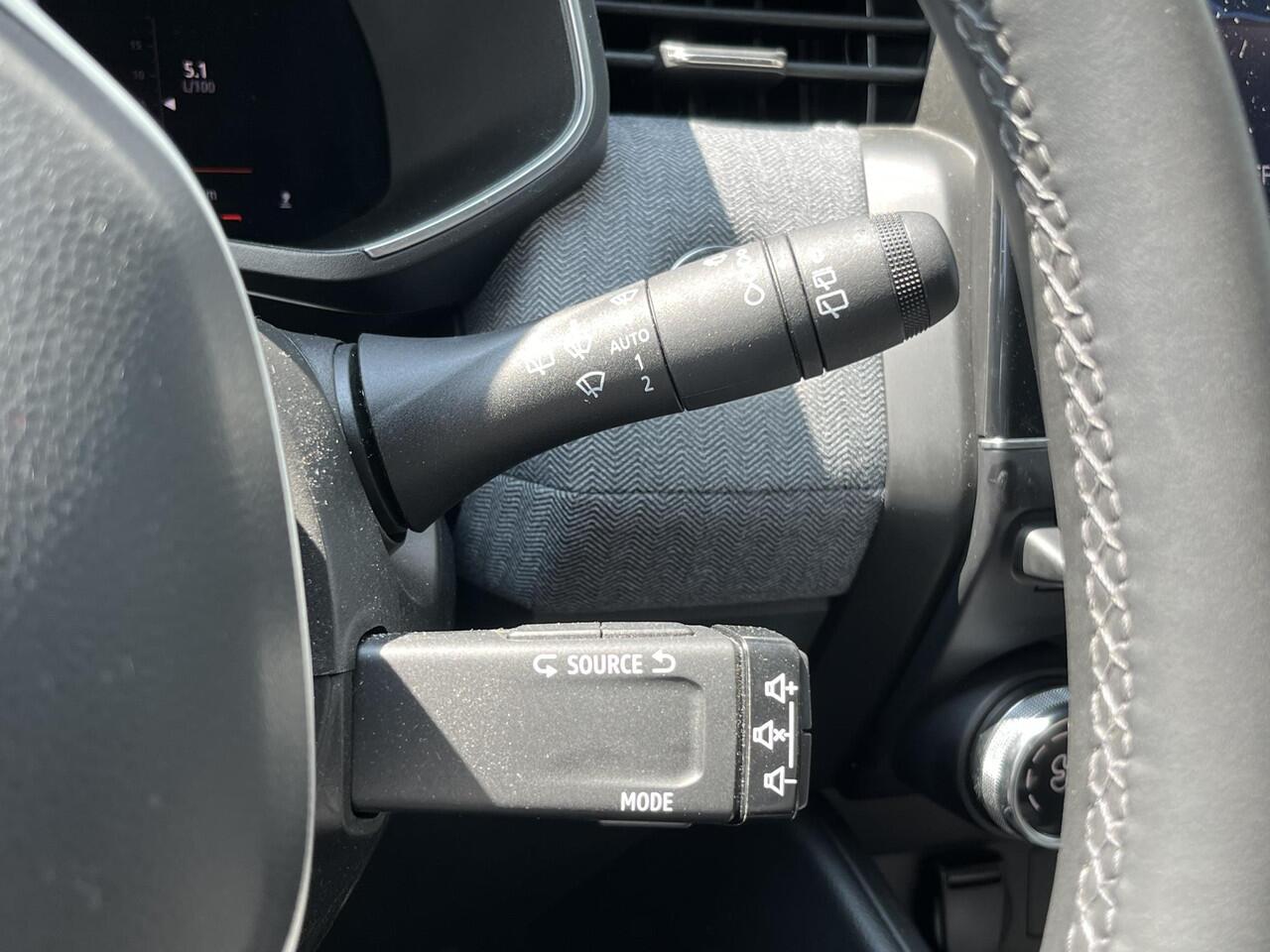 Renault CLIO 1.0 TCe 90 GPF techno | Pack Navigation | Pack Look |