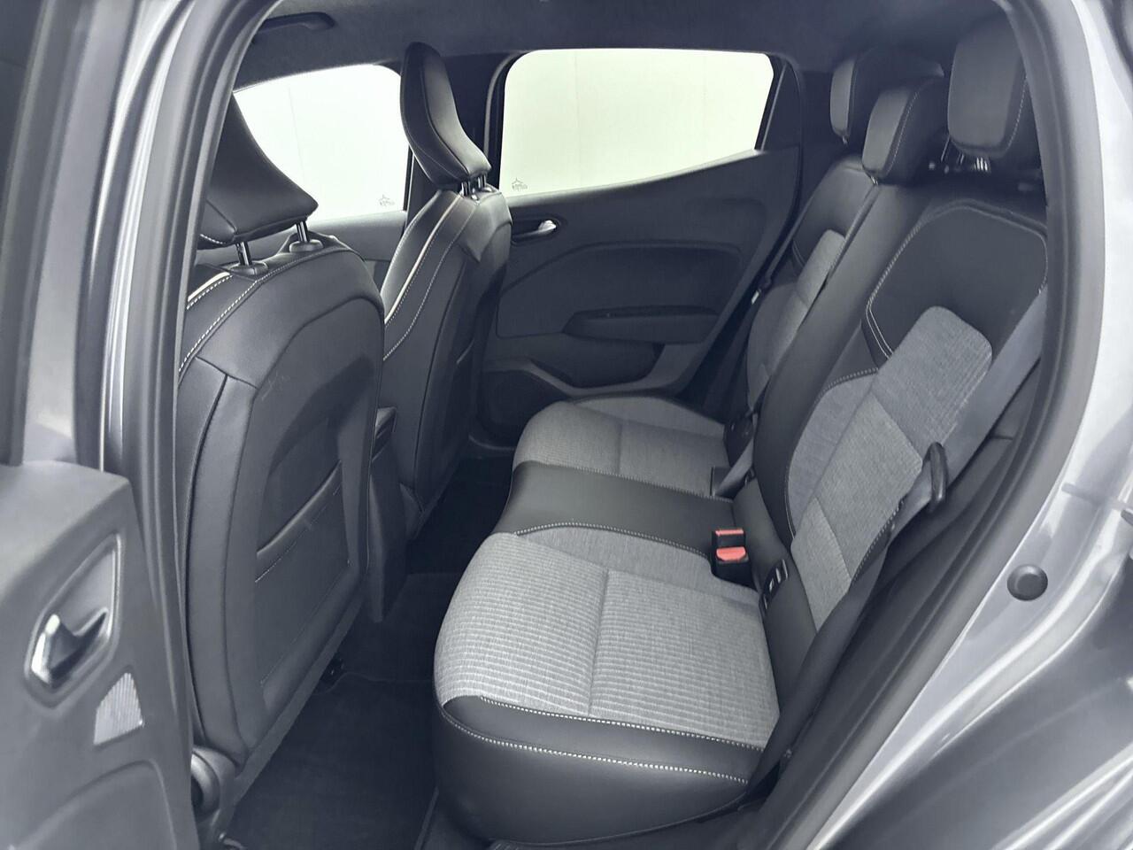 Renault CLIO 1.0 TCe 90Pk Techno | Navigatie | Cruise & Climate Control | Apple/Android Carplay | Apple Carplay | Parkeersensoren | Achteruitrijcamera |