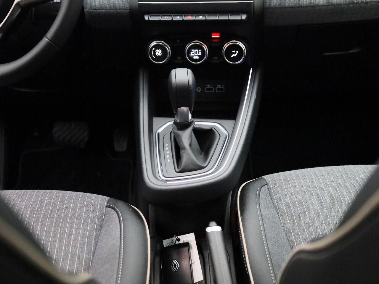 Renault CLIO 1.6 E-Tech Full Hybrid 145 techno | Navigatie | Camera