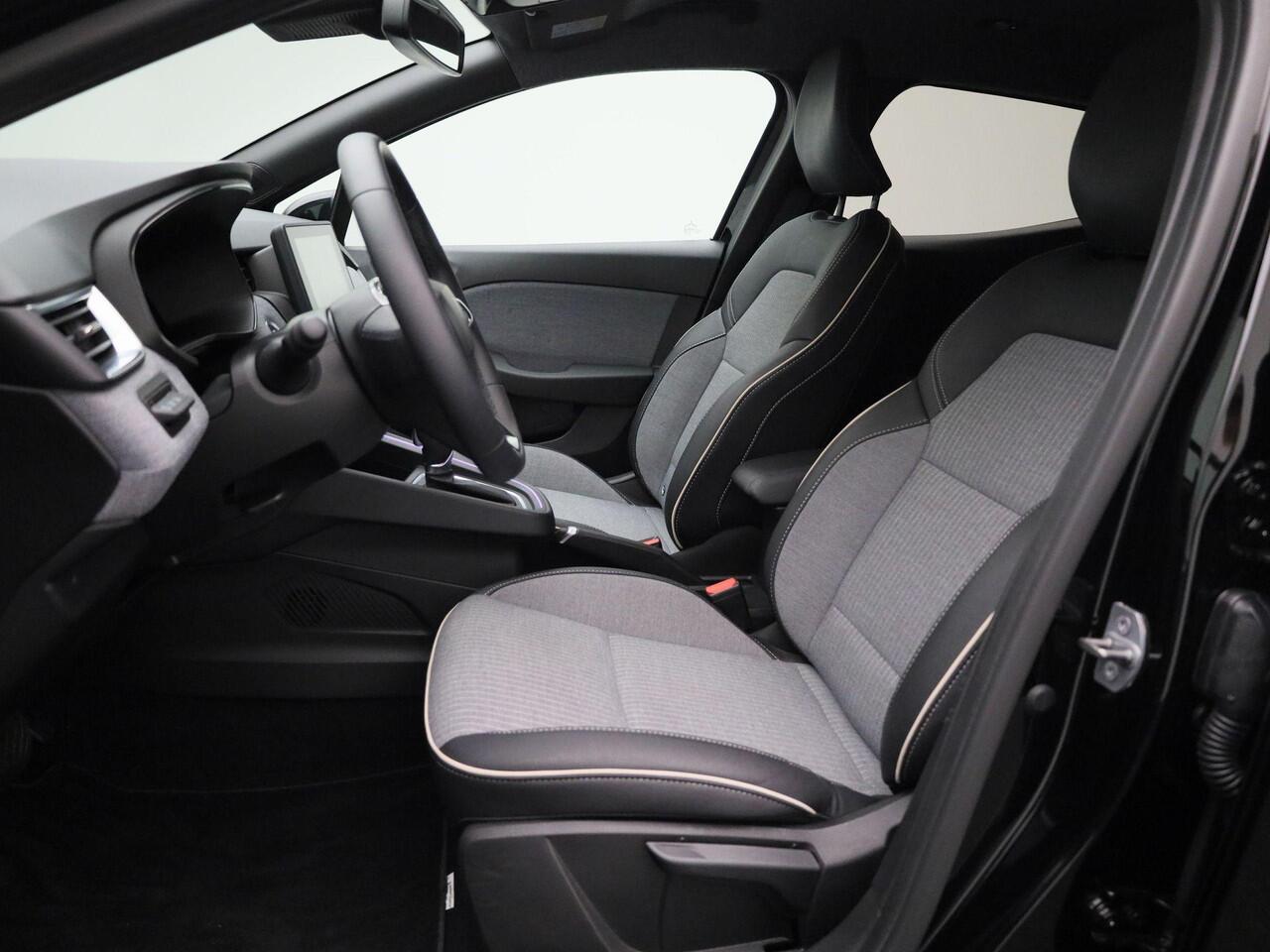 Renault CLIO 1.6 E-Tech Full Hybrid 145 techno | Camera | PDC Achter | Full-Map Navigatie | LED Pure Vision | Privacy Glass | Cruise Control & Snelheidsbegrenzer | 16" LMV 'Boa Vista' | Climate Control | Keyless | Draadloze Apple Carplay & Android Auto