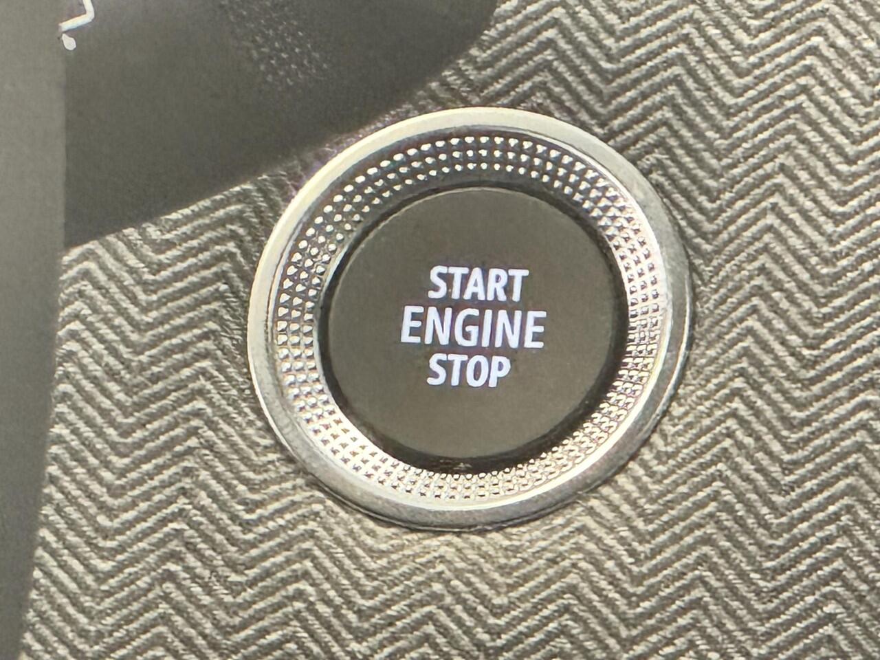 Renault CLIO 1.6 E-Tech Full Hybrid 145 techno | CAMERA | KEYLESS | APPLE CARPLAY & ANDROID AUTO | 17-INCH | NAVIGATIE