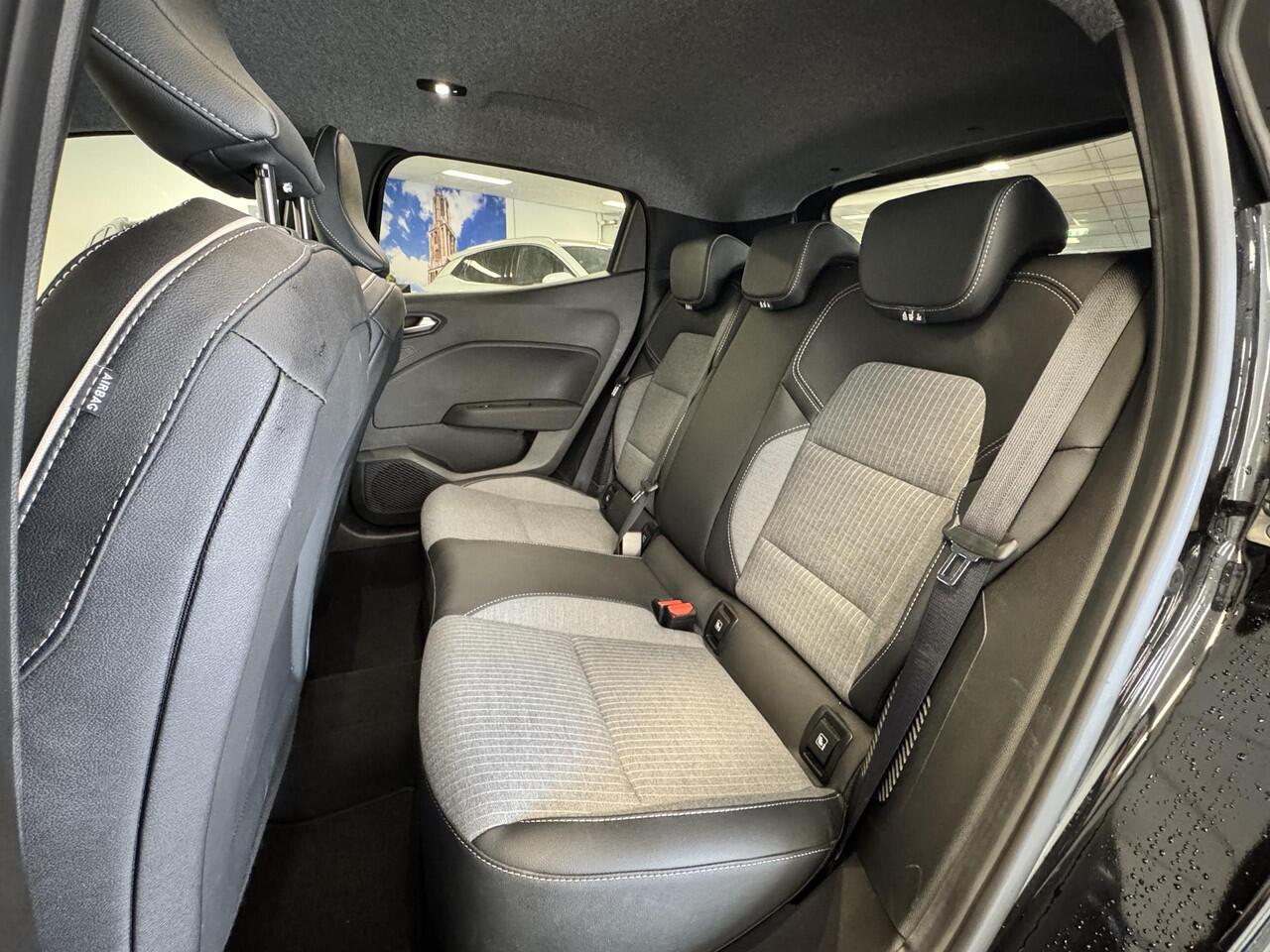 Renault CLIO 1.6 E-Tech Full Hybrid 145 techno | CAMERA | KEYLESS | APPLE CARPLAY & ANDROID AUTO | 17-INCH | NAVIGATIE