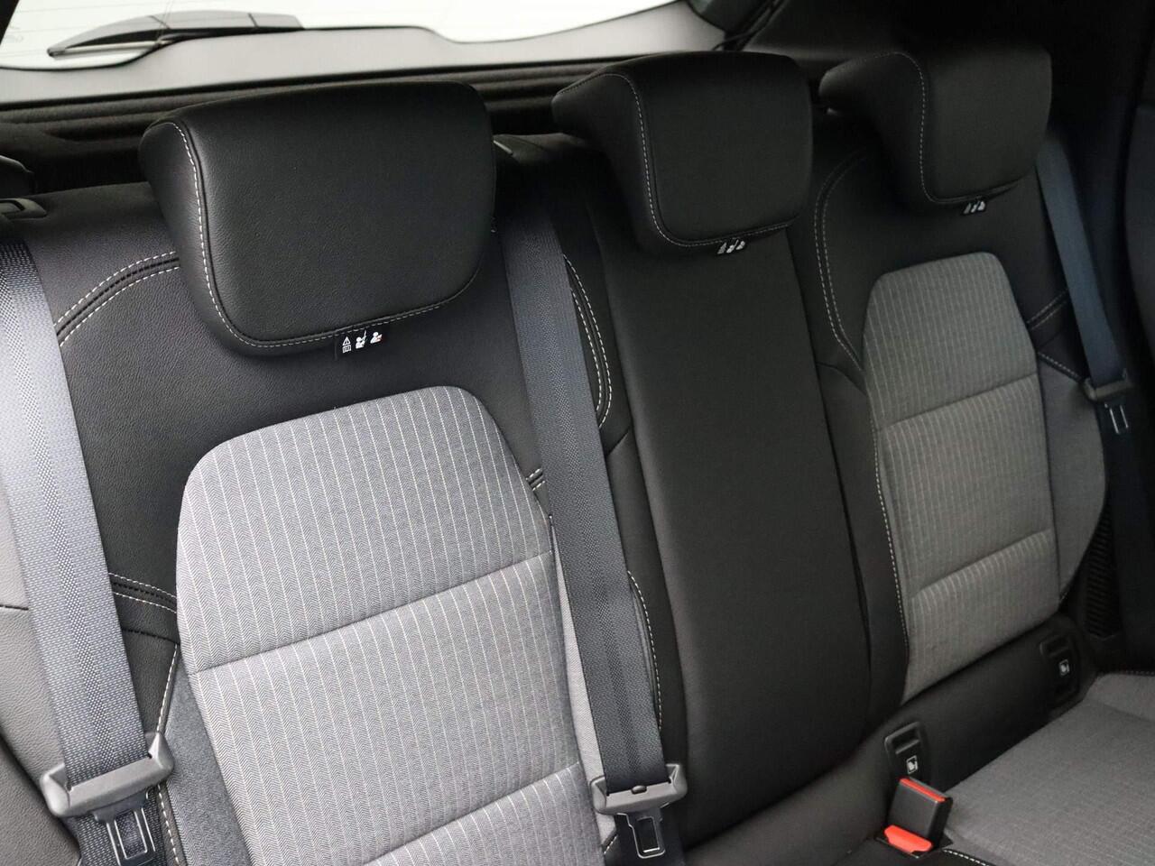 Renault CLIO E-Tech Full Hybrid 145pk techno | 360 graden camera | Stoelverwarming | Grootscherm | Digitaal dashboard |