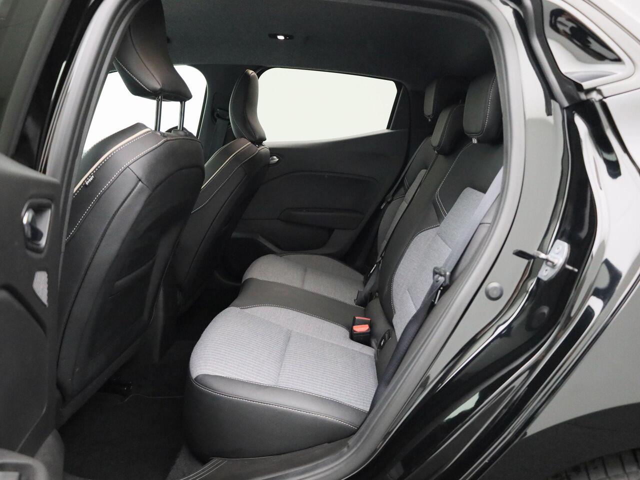 Renault CLIO 1.6 E-Tech Full Hybrid 145 PK techno | Camera | Parkeersensoren | Climate Control | Android Auto | Apple Carplay