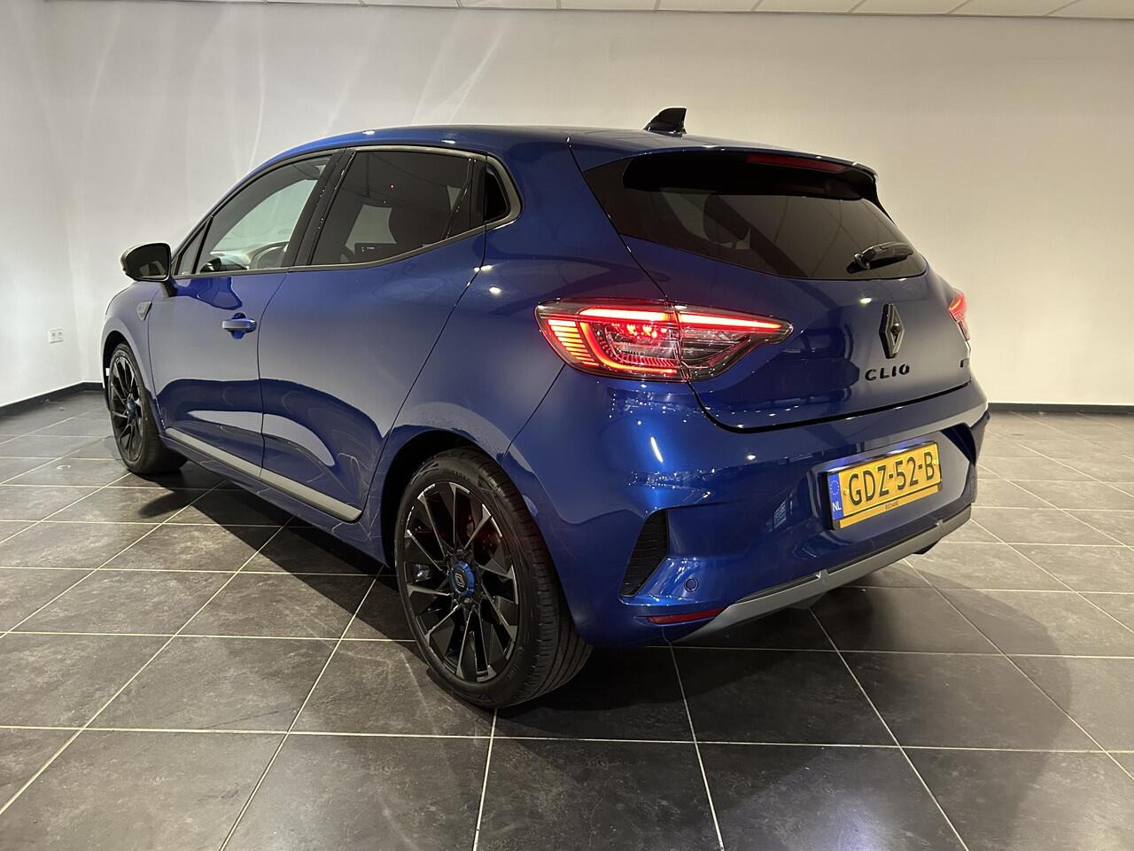 Renault CLIO 1.6 E-Tech Full Hybrid 145 esprit Alpine | Navigatie | Bose | 360 Camera | Adaptieve Cruise control