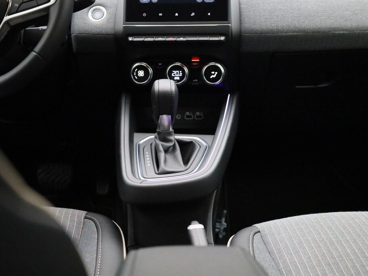 Renault CLIO 1.6 E-Tech Full Hybrid 145 techno | Camera | PDC Achter | Full-Map Navigatie | LED Pure Vision | Privacy Glass | Cruise Control & Snelheidsbegrenzer | 16" LMV 'Boa Vista' | Climate Control | Keyless | Draadloze Apple Carplay & Android Auto