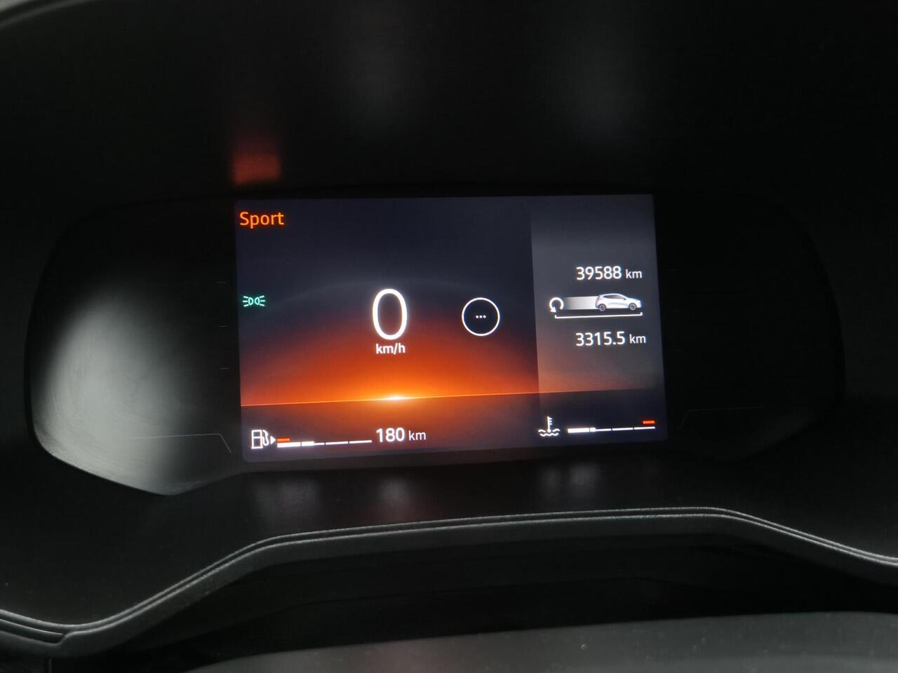 Renault CLIO 1.0 TCe 90 Techno Handgeschakeld / Pack winter / Navigatie via Apple Carplay of Android Auto / Achteruitrijcamera / Cruise control / Keyless Entry/Start / Parkeersensoren achter / Stuur en Stoel verwarming /