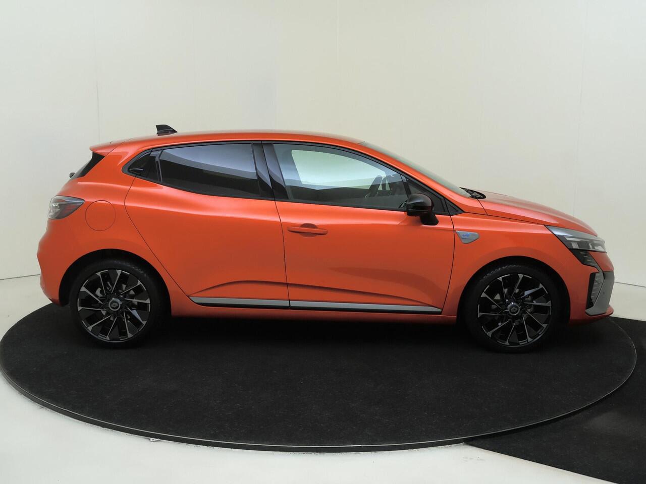 Renault CLIO 1.0 TCe 90PK GPF Esprit Alpine | Navigatie | Draadloze Carplay | Climate Control | Stoel & Stuurverwarming | Adaptive Cruise Control | Parkeersensoren & Camera | All Season Banden | Privacy Glass |