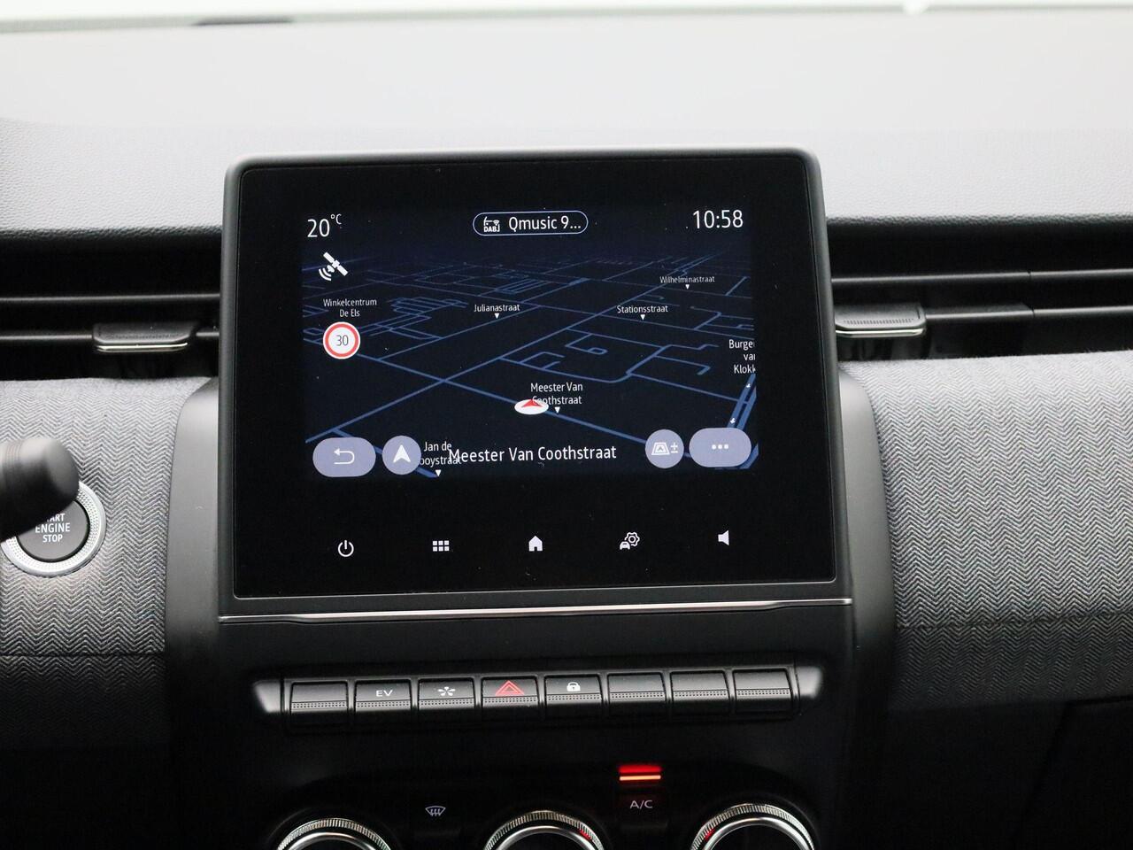 Renault CLIO 1.6 E-Tech Full Hybrid 145 techno | Camera | PDC Achter | Full-Map Navigatie | LED Pure Vision | Privacy Glass | Cruise Control & Snelheidsbegrenzer | 16" LMV 'Boa Vista' | Climate Control | Keyless | Draadloze Apple Carplay & Android Auto