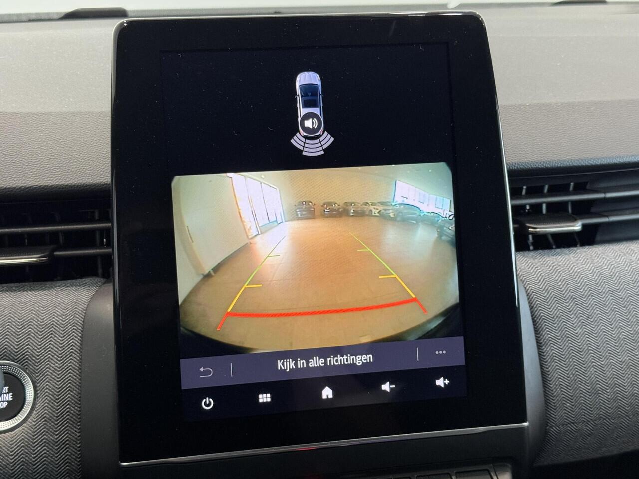 Renault CLIO 1.6 E-Tech Full Hybrid 145 Techno | Navigatie 9,3" | Draadloze telefoonlader | Lichtmetalen velgen 17" | Parkeersensoren achter en achteruitrijcamera | Climate Control | Cruise Control | Apple Carplay/Android Auto