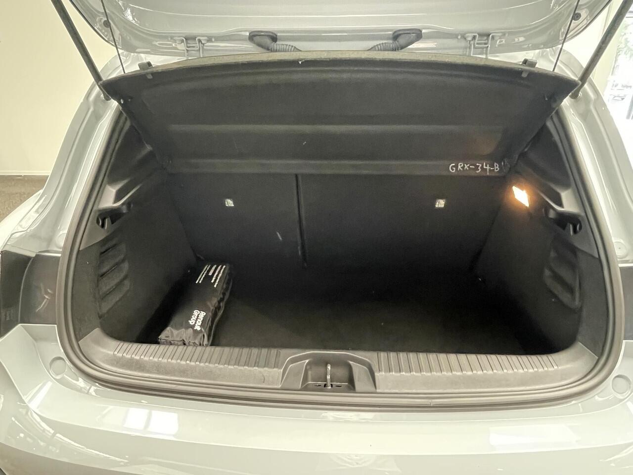 Renault CLIO 1.6 E-Tech Full Hybrid 145 techno | Achteruitrijcamera | Apple CarPlay / Android Auto | Cruise Control | 17" LMV |