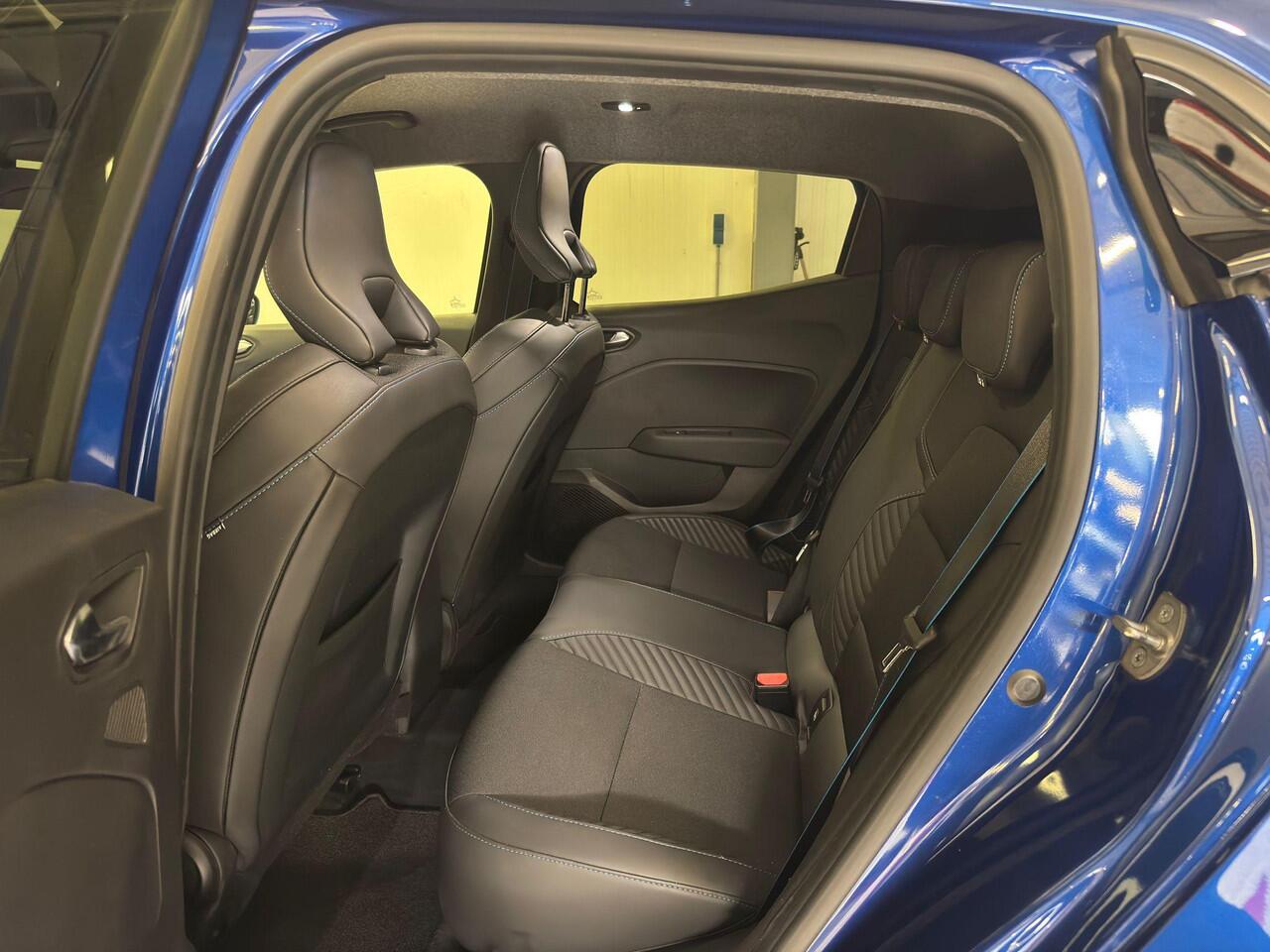 Renault CLIO 1.6 E-Tech Full Hybrid 145 Esprit Alpine | 360º Camera | BOSE Audio | Navigatie |