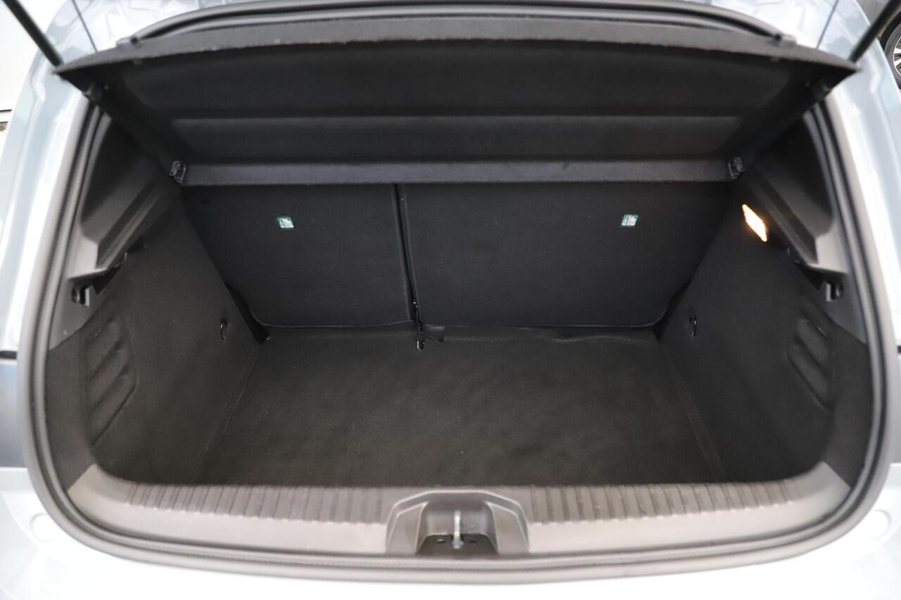 Renault CLIO 1.0 TCe 90 GPF evolution 91PK 6-Bak Full LED Virtual Cockpit Carplay Android/Navigatie Airco Cruise Control Rijstrooksensor Parkeersensor