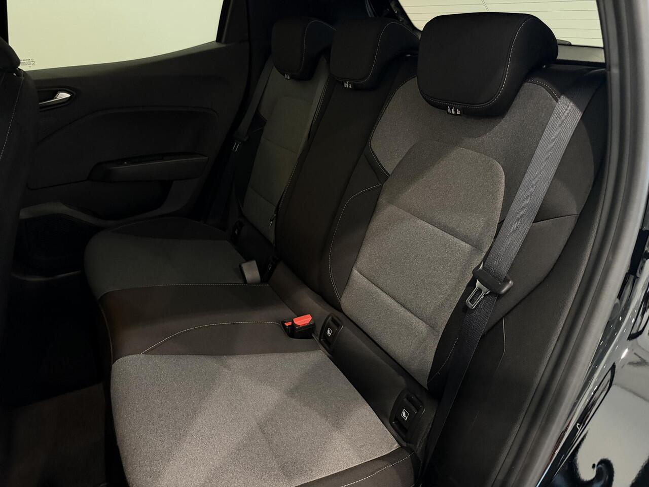 Renault CLIO 1.0 TCe 90 Evolution | Navigatie | Airco | Privacy Glass | Cruise Control | Lichtmetalen velgen 16" | Parkeersensoren en achteruitrijcamera