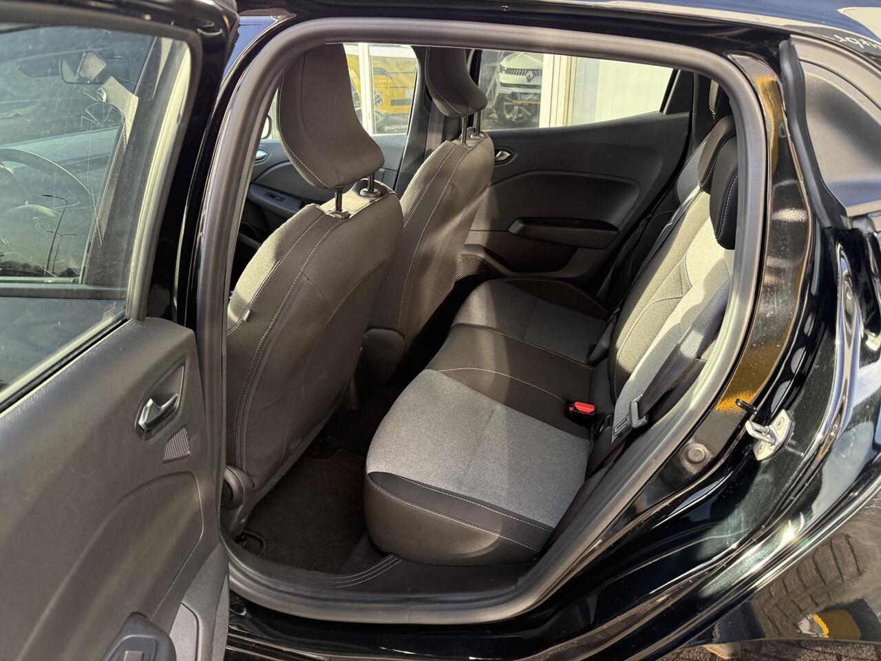 Renault CLIO 1.0 TCe 90 GPF evolution | NAP | Navigatie | Achteruitrijcamera | DAB | LED | Lichtmetaal | Cruise Control | Airco |