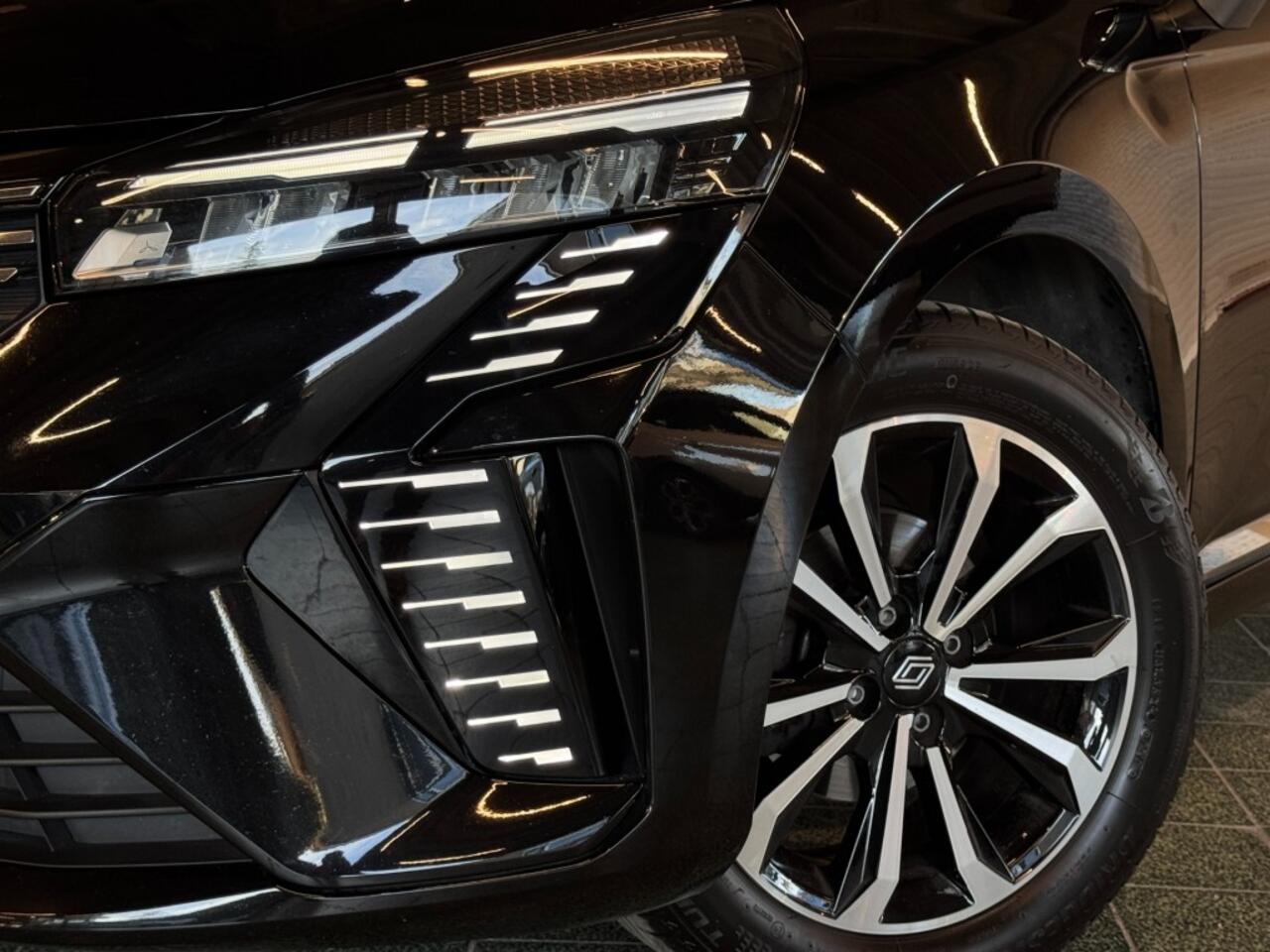 Renault CLIO 1.0 TCe 90 Techno Navigatie PDC Camera Sfeerv 16''