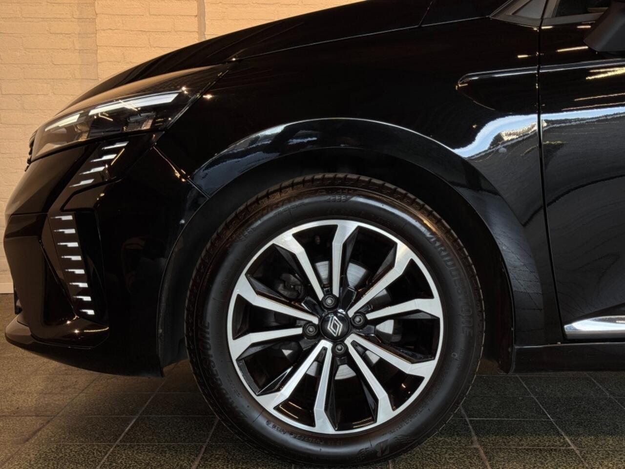 Renault CLIO 1.0 TCe 90 Techno Navigatie PDC Camera Sfeerv 16''