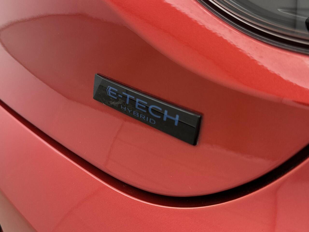 Renault CLIO 1.6 E-Tech Full Hybrid 145Pk esprit Alpine | Draadloze Apple & Android Carplay | Parkeersensoren Voor & Achter | 360 Camera | Multi Sense | Privacy Glass | Lichtmetalen Velgen | Privacy Glass | All Season Banden |