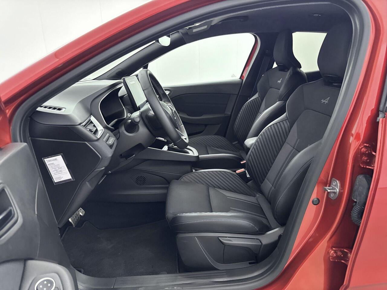 Renault CLIO 1.6 E-Tech Full Hybrid 145Pk esprit Alpine | Draadloze Apple & Android Carplay | Parkeersensoren Voor & Achter | 360 Camera | Multi Sense | Privacy Glass | Lichtmetalen Velgen | Privacy Glass | All Season Banden |