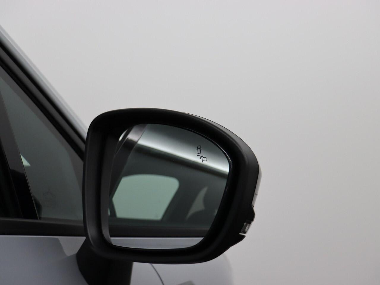 Renault CLIO 1.6 E-Tech Full Hybrid 145 esprit Alpine BOSE AUDIO / BLINDSPOT WARNING / STOEL- & STUURVERWARMING / PARKEERSENSOREN + CAMERA