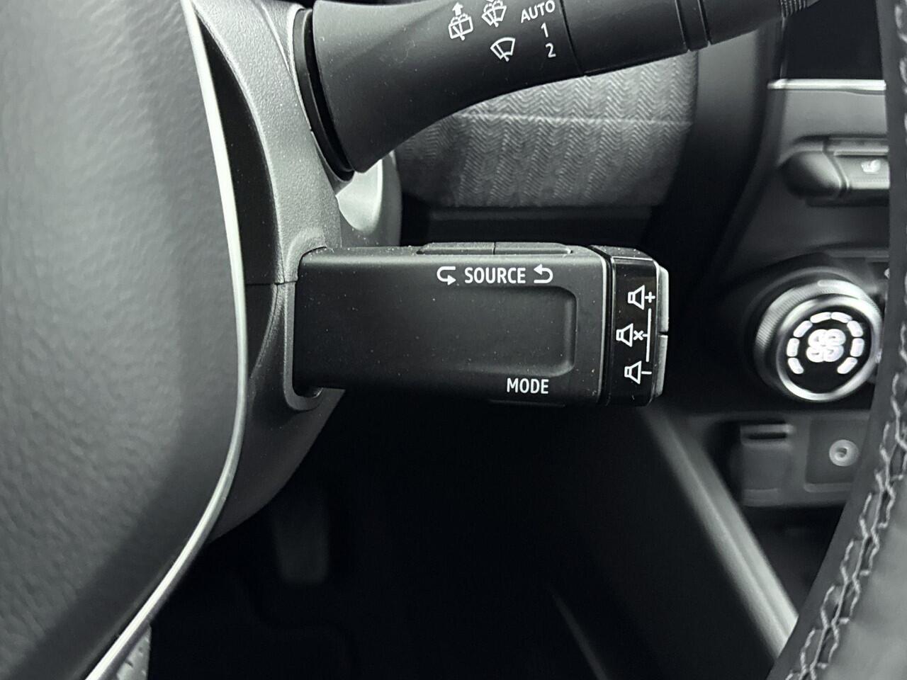 Renault CLIO 1.6 E-Tech Full Hybrid 145 techno | Achteruitrijcamera | Apple Carplay/Android Auto | Climate Control | Cruise Control | Draadloze Oplader | Keyless | Parkeersensoren Voor | Stoel- en Stuurverwarming |