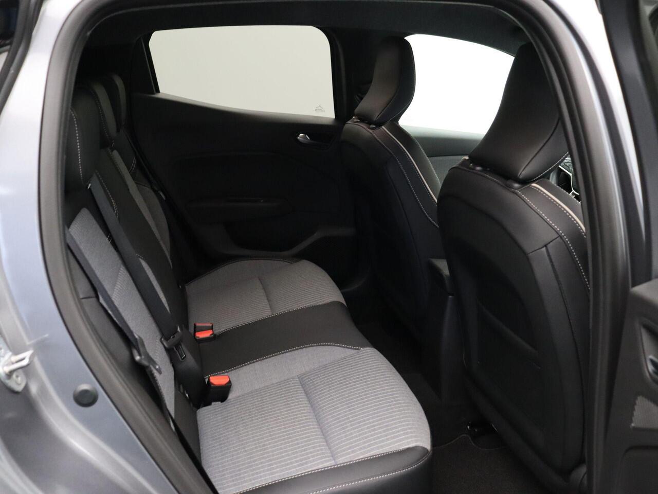 Renault CLIO TCe 90pk Techno | Pack look | 17" LMV | Digitaal dashboard | Grootscherm navigatie | Stoel- en stuurwielverwarming |