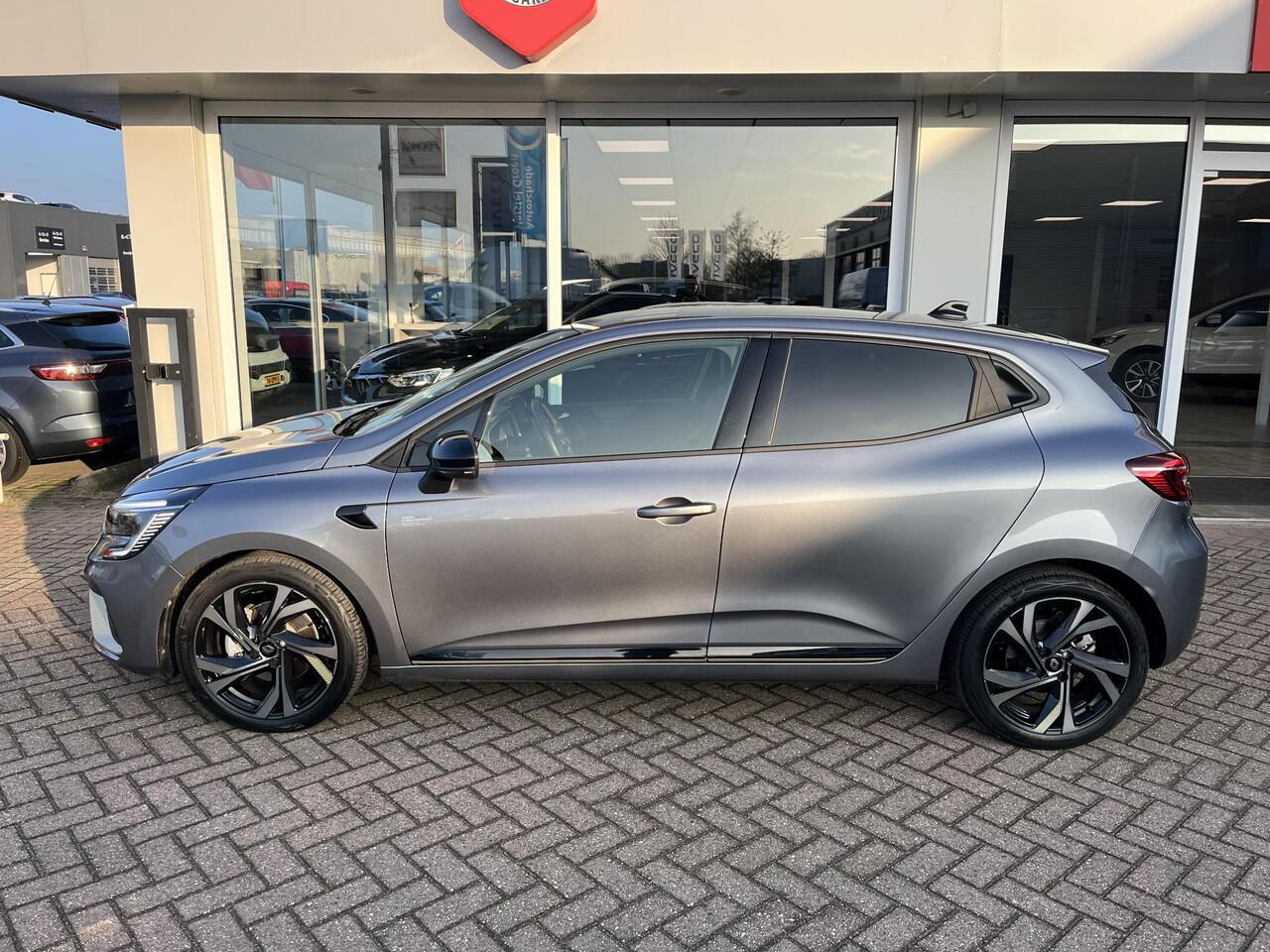 Renault CLIO 1.6 E-Tech Hybrid 145 E-Tech Engineered Schitterende Clio 1.6 Hybrid incl: ApplCarPlay/AndroidAuto. Climate control, Cruise control, Led verlichting, LM velgen