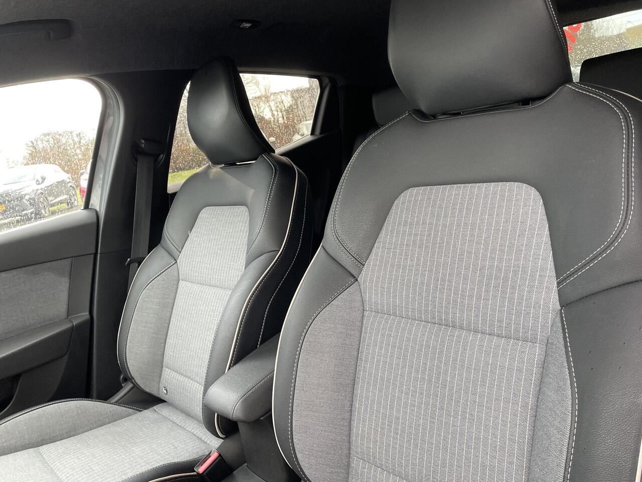 Renault CLIO 1.6 E-Tech Full Hybrid 145 techno Pack City Premium / Pack winter / Pack navigation techno / Pack Driving & safety