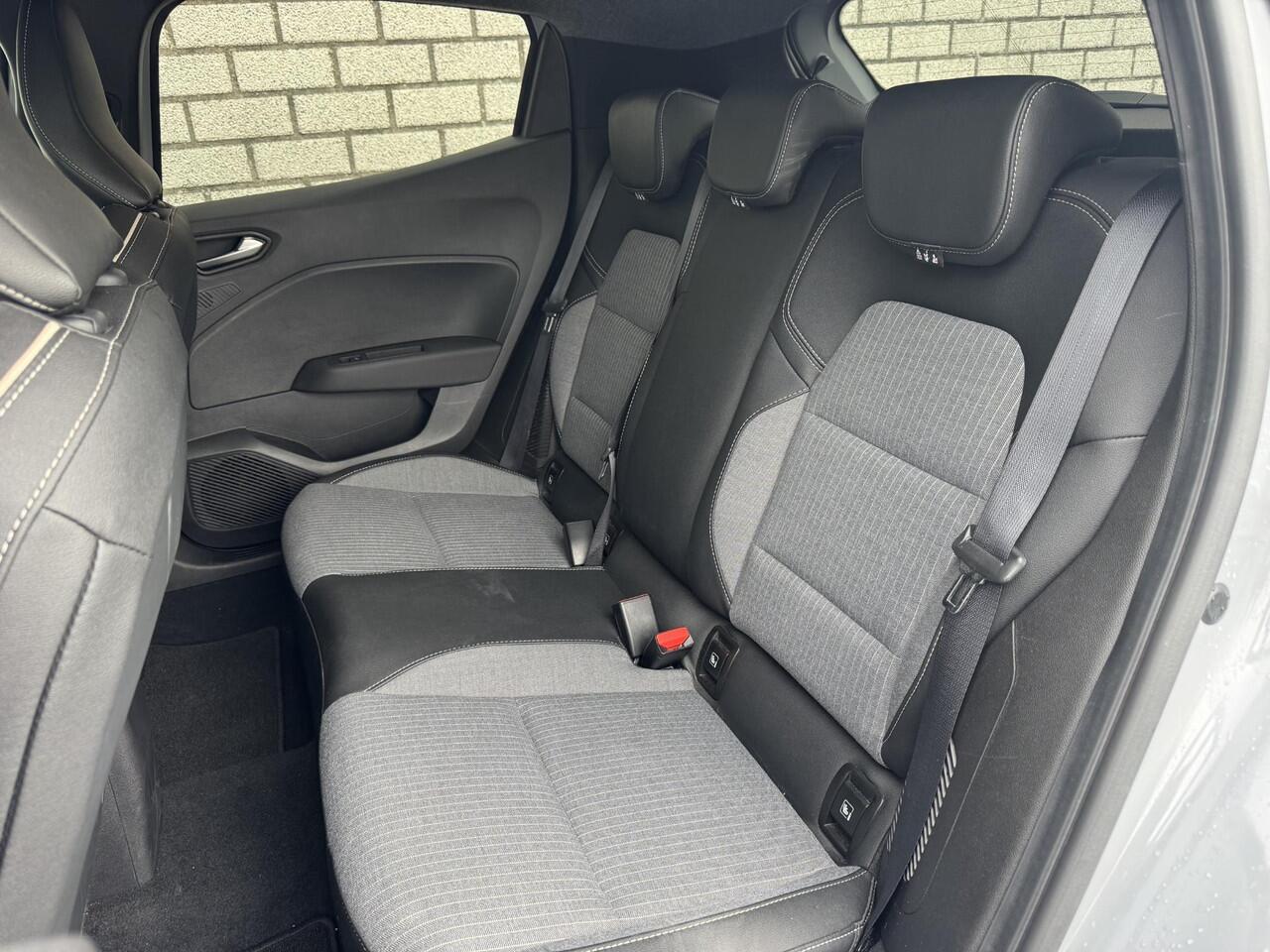 Renault CLIO 1.6 E-Tech Full Hybrid 145 Techno | Apple CarPlay / Android Auto | Achteruitrijcamera | Climate Control | Navigatie |