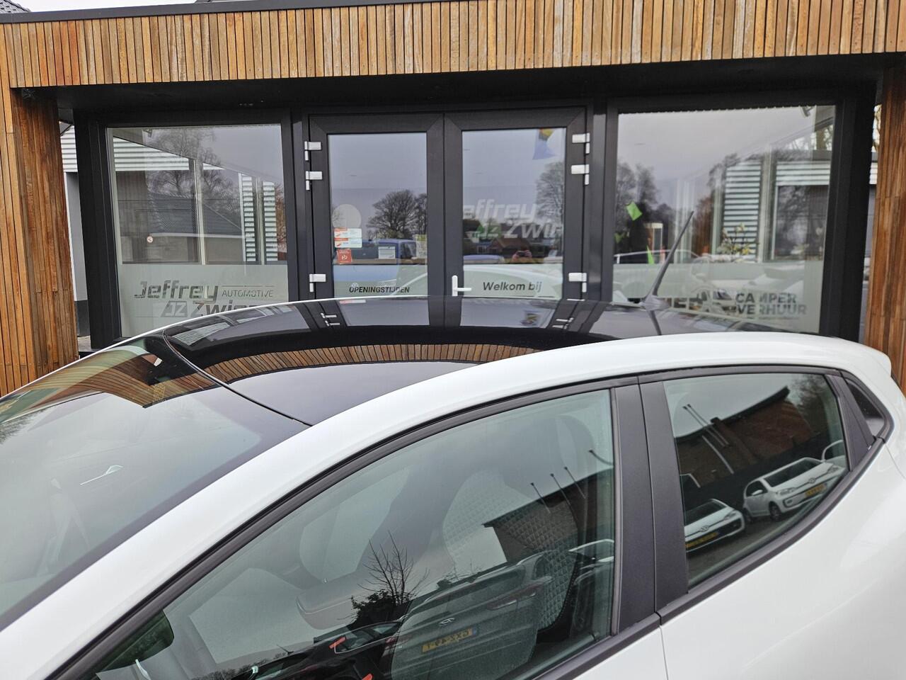 Renault CLIO 1.6 E-Tech Full Hybrid 145 evolution automaat. led. cruise. apple carplay. zwart dak/zwarte wieldoppen.