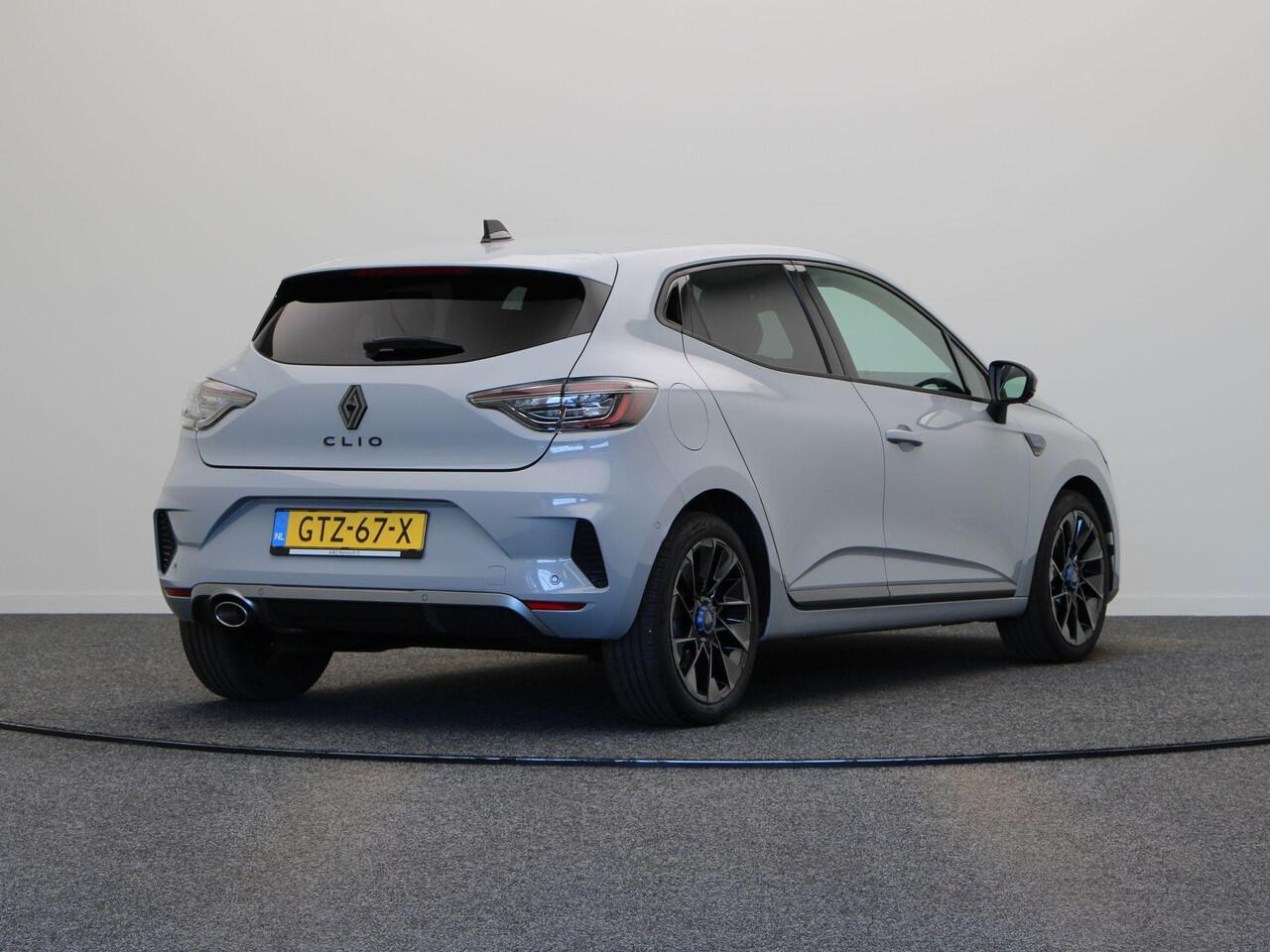Renault CLIO TCe 90pk esprit Alpine | BOSE | Stoel- en stuurwielverwarming | 360 graden camera |