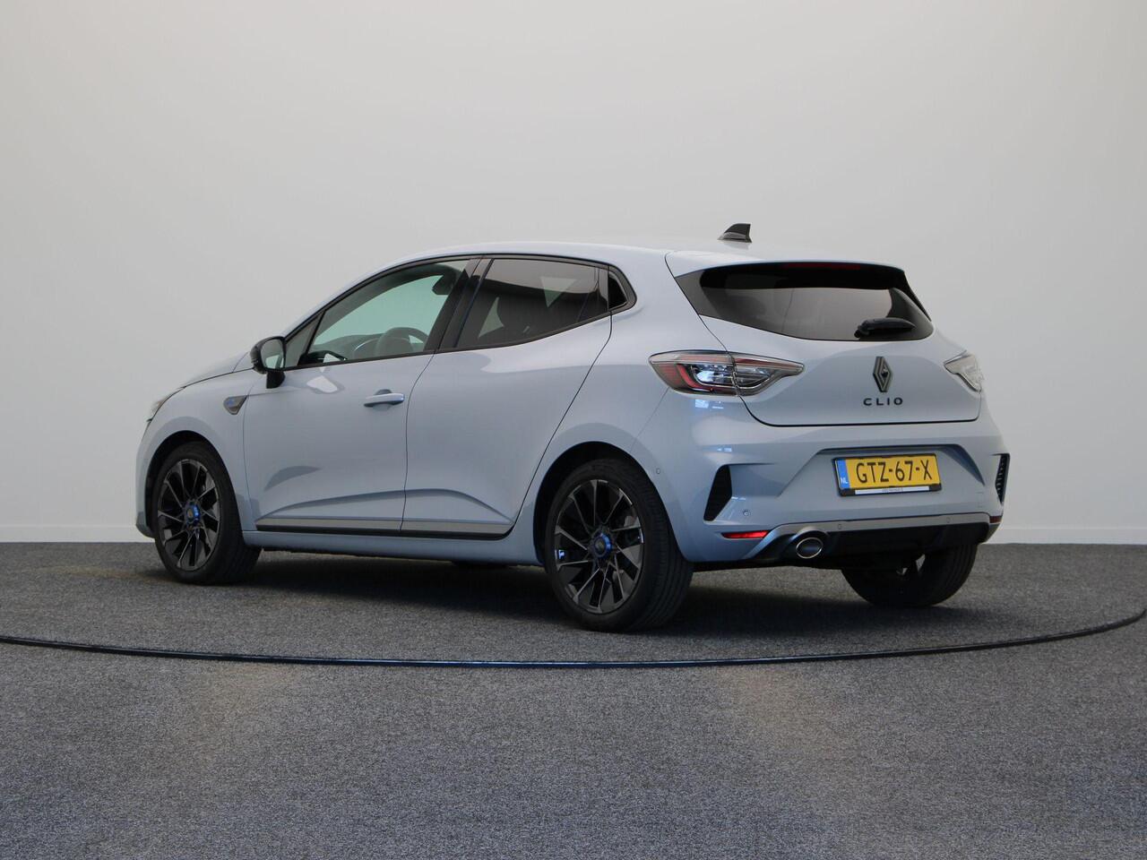 Renault CLIO TCe 90pk esprit Alpine | BOSE | Stoel- en stuurwielverwarming | 360 graden camera |