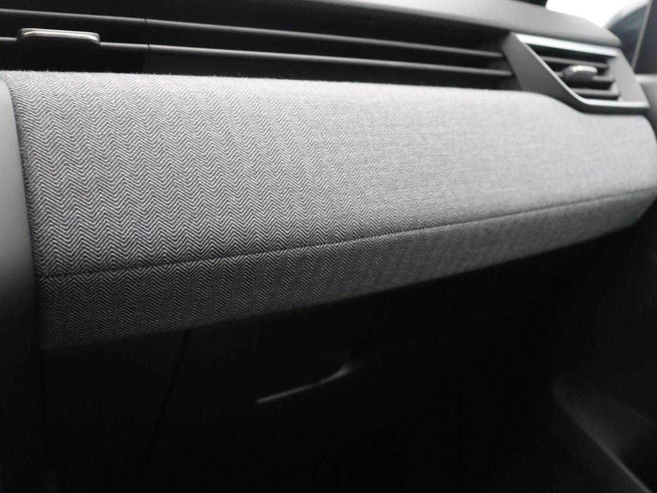 Renault CLIO TCe 90pk GPF techno | Apple carplay | Android auto | Climate control | Achteruitrijcamera |