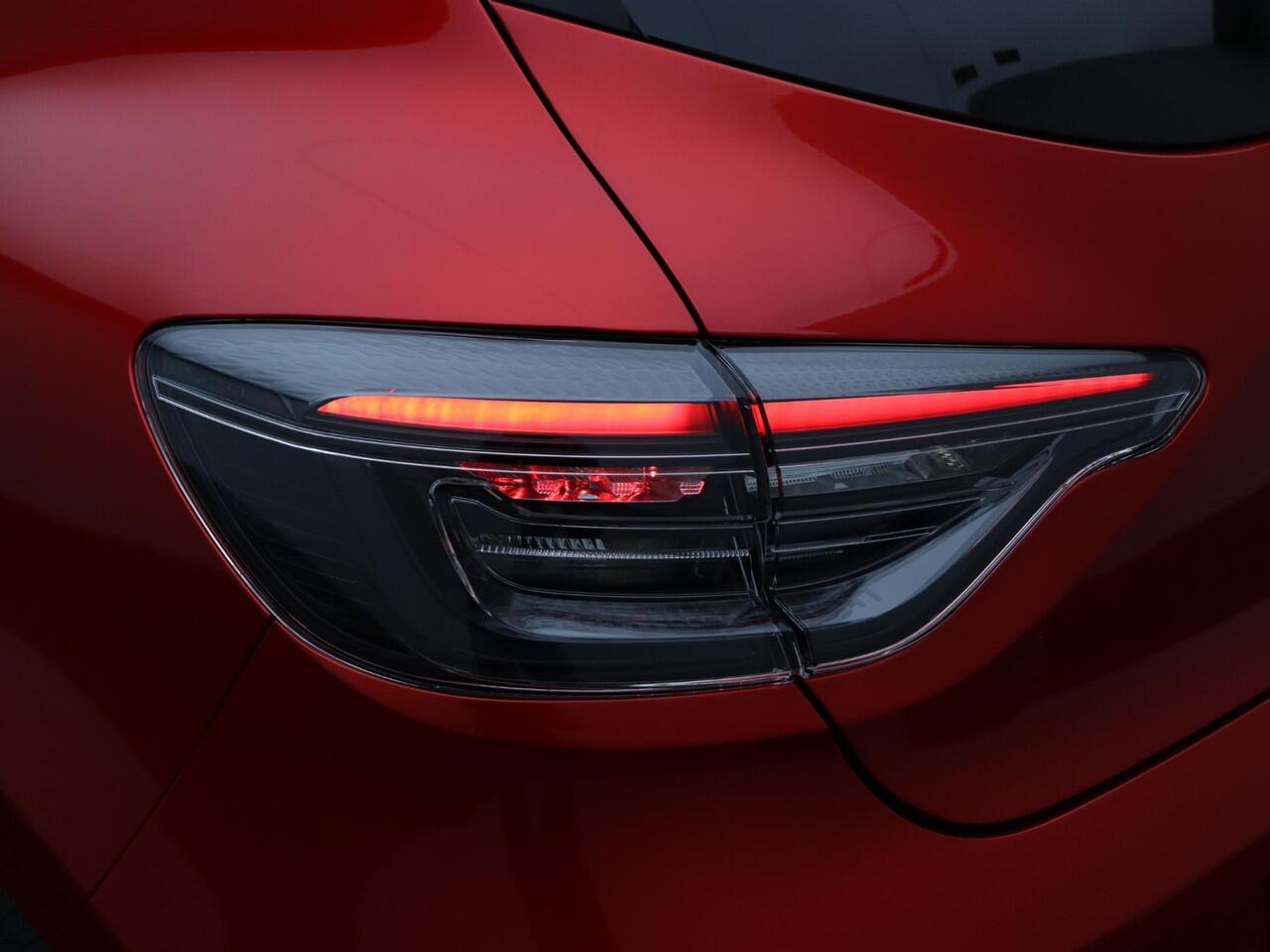 Renault CLIO TCe 90pk GPF evolution | Pack look 16" | Chromen grille | Airco |