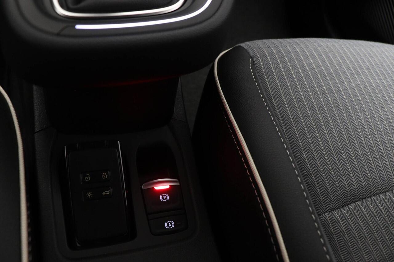 Renault CLIO 1.0 TCe 90 GPF techno | Demo 01-11-25 beschikbaar | NAVIGATION TECHNO PACK | LED | DAB | APPLE | CAMERA