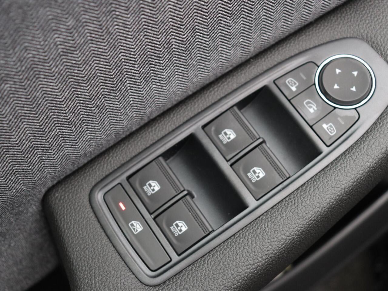 Renault CLIO TCe 90pk GPF techno | Stoel- en stuurwielverwarming | Apple carplay | Lichmetalen velgen |